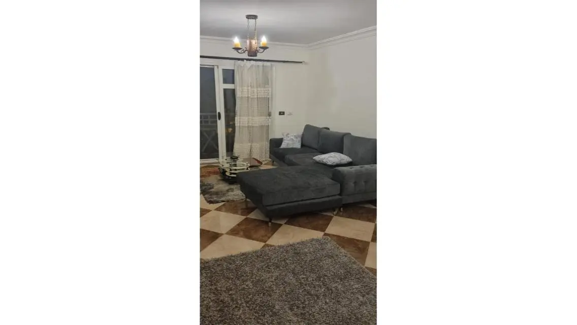 للايجار قانون بمدينتى (B6) بسعر لقطططططه