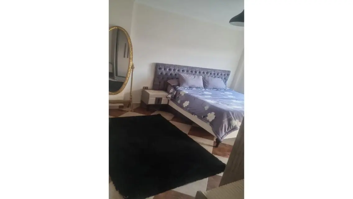 للايجار شقه مفروشه بمدينتي (B7) فرصتك