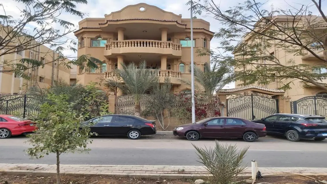 روف للايجار فى ارقى منطقه فى 6 اكتوبر ( غرب سوميد)