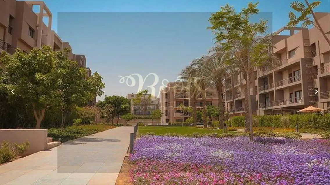 شقةللبيع 5%مقدم استلام سنة دقائق من مطار القاهرة