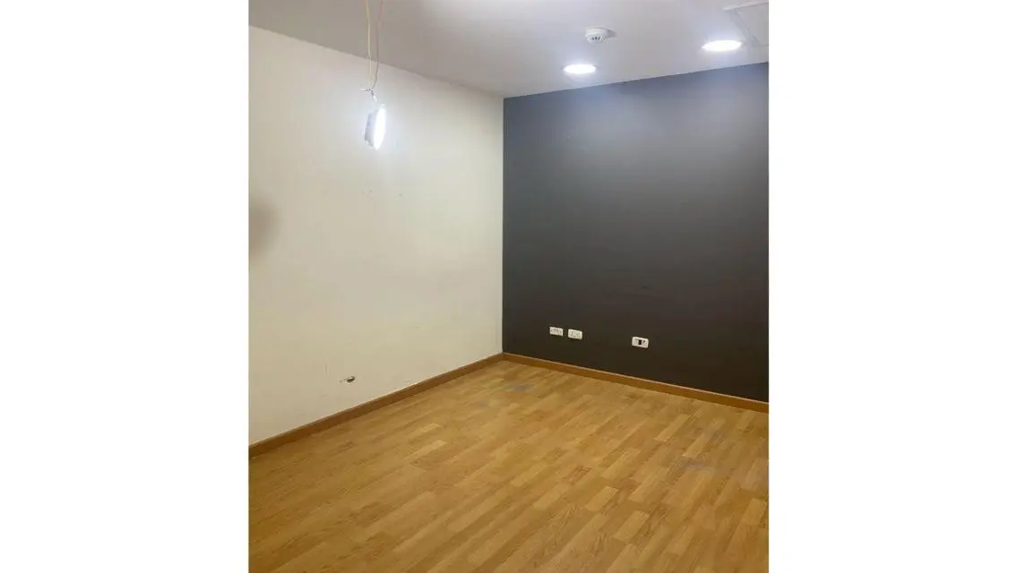 Admin office for Rent , 350 square meters