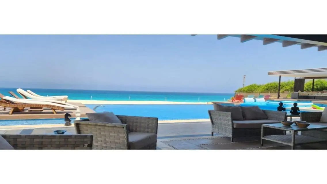 Villa for rent, first row on the sea, Marassi