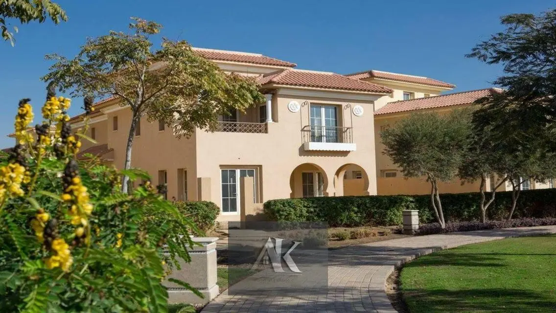 Wonderful Twin House 280m For Resale in Hyde Park