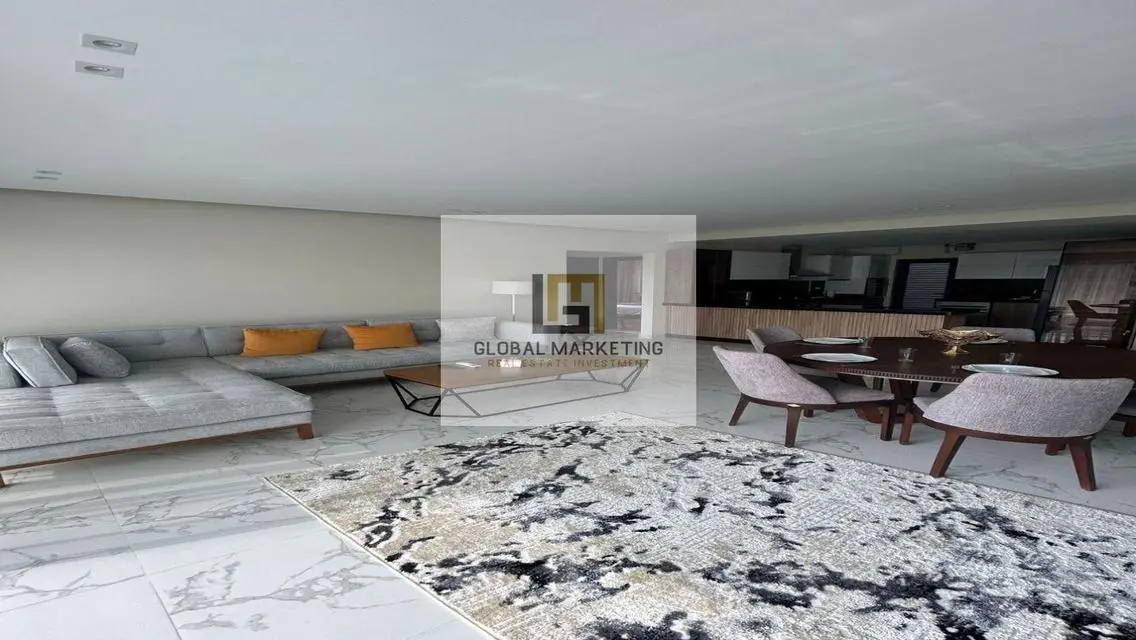 Very luxurious, ultra-modern furnished apartment