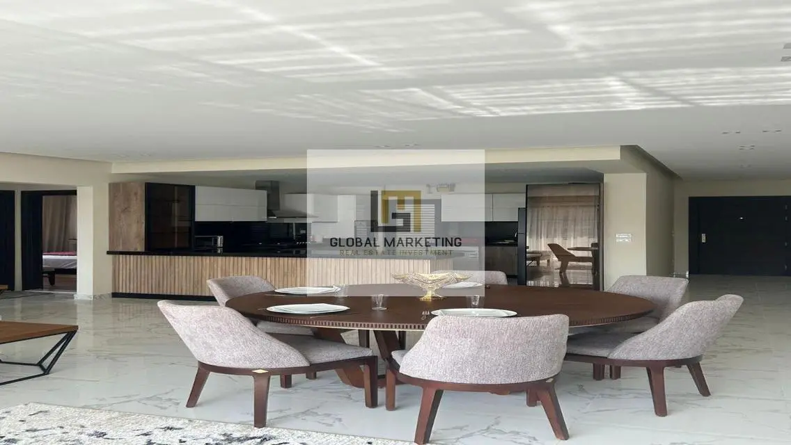 Very luxurious, ultra-modern furnished apartment