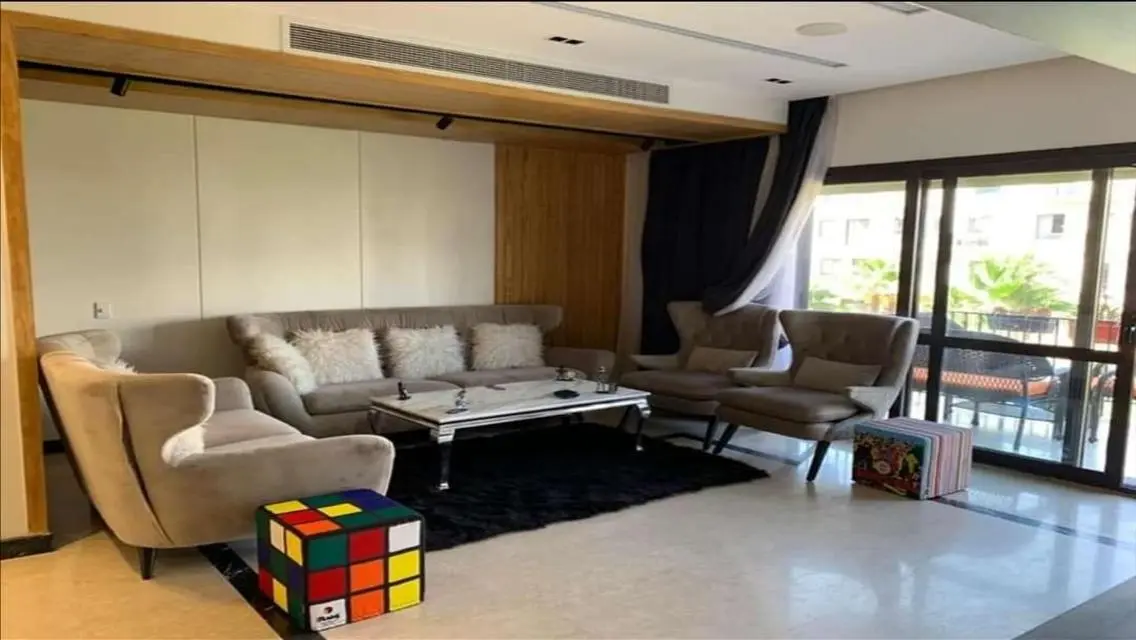 شقه مفروشه للايجار في كورت يارد