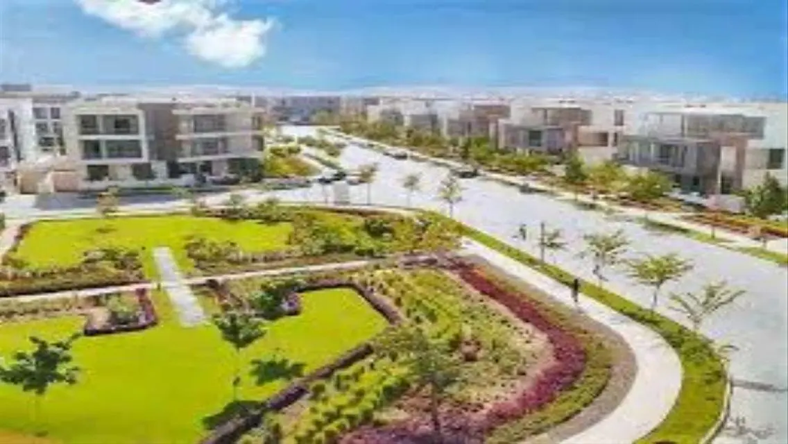 شقه للبيع  في كمبوند تاج سيتي _Taj City