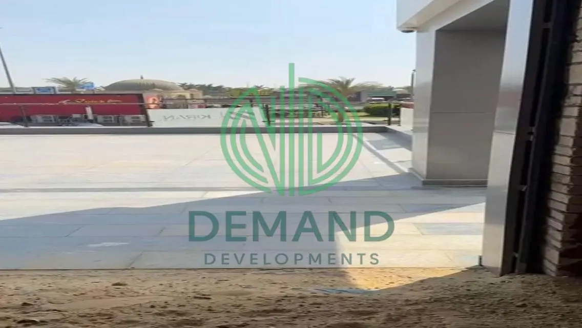 Shop 85 meters for rent on waslet dahshour Z Mall.