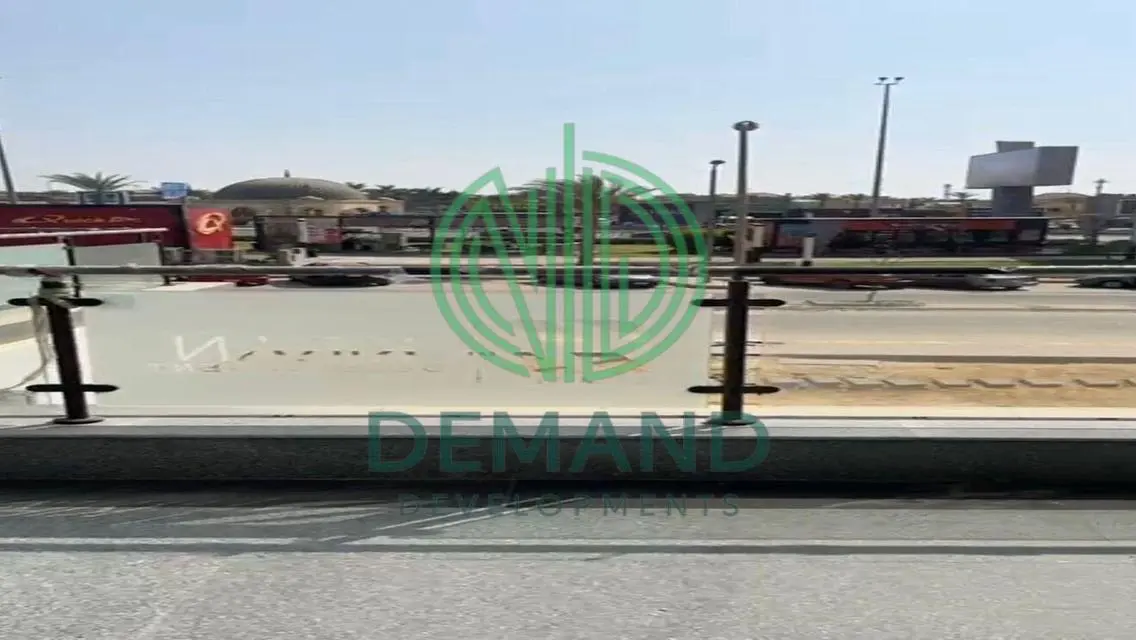 Shop 85 meters for rent on waslet dahshour Z Mall.