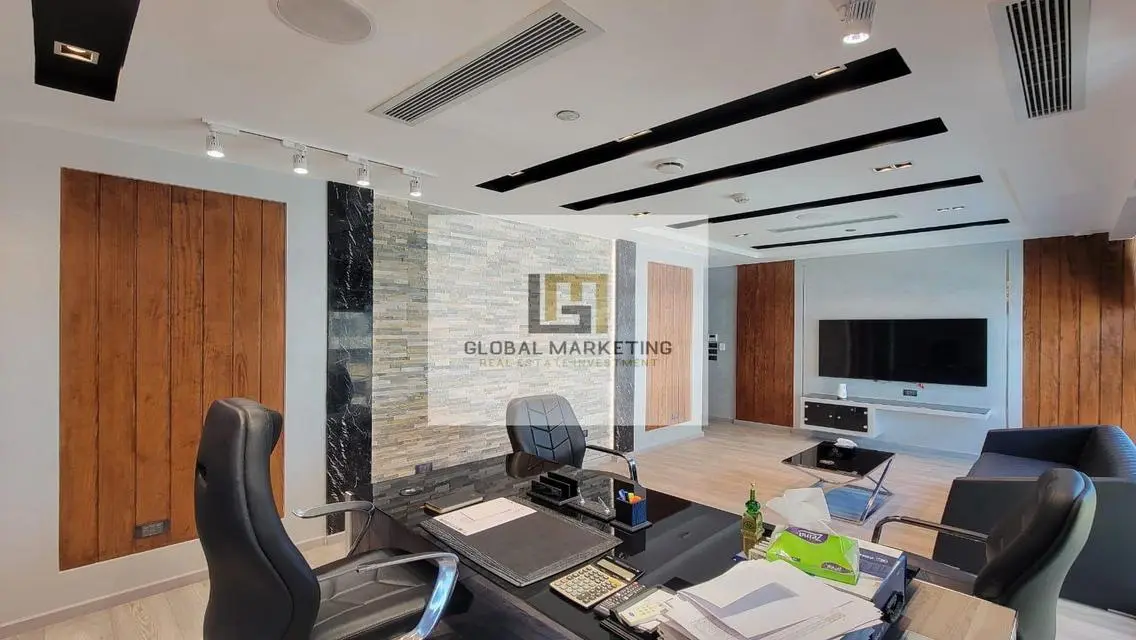 Finished Office 190 Sqm For rent in 90th St Direct