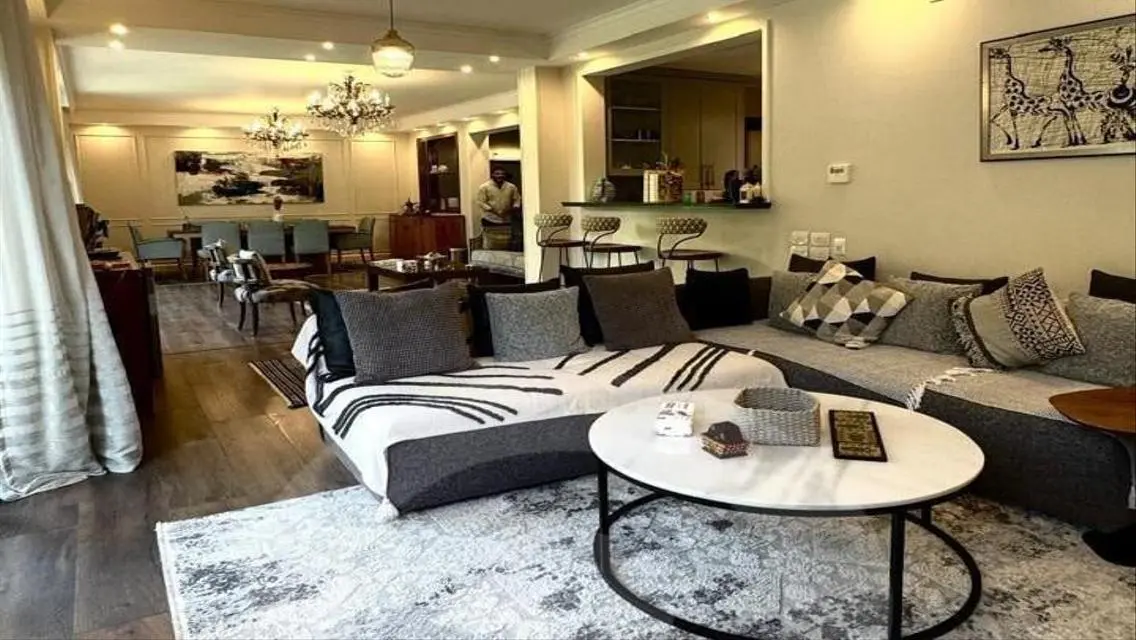 Ground floor duplex for sale in Westown - beverly