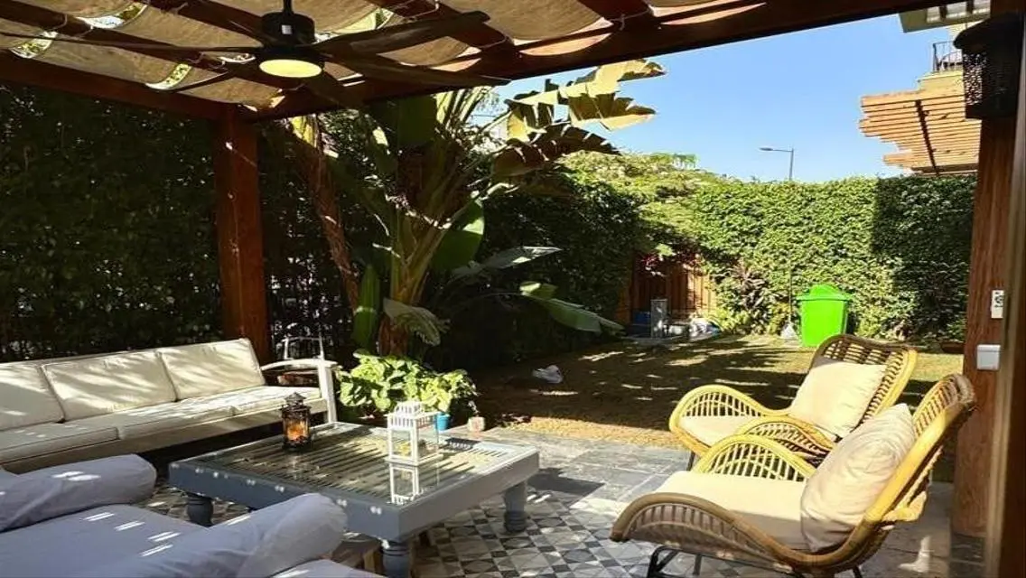 Ground floor duplex for sale in Westown - beverly