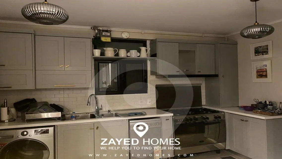 Ground floor duplex for sale in Westown - beverly