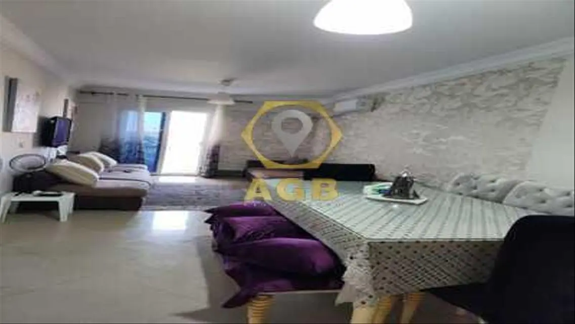 For sale, a 95-square-meter chalet, fully finished