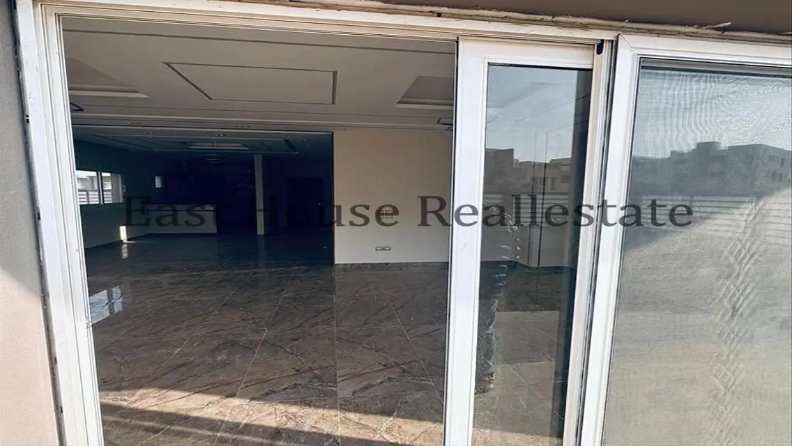 For rent a villa in Hyde Park Compound, Fifth Sett