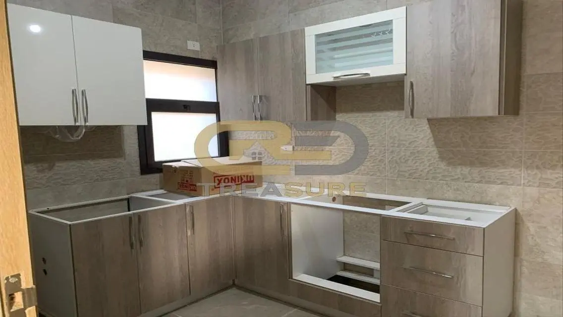 Penthouse - Fifth Square with with Kitchen &amp;  Ac&#39;s