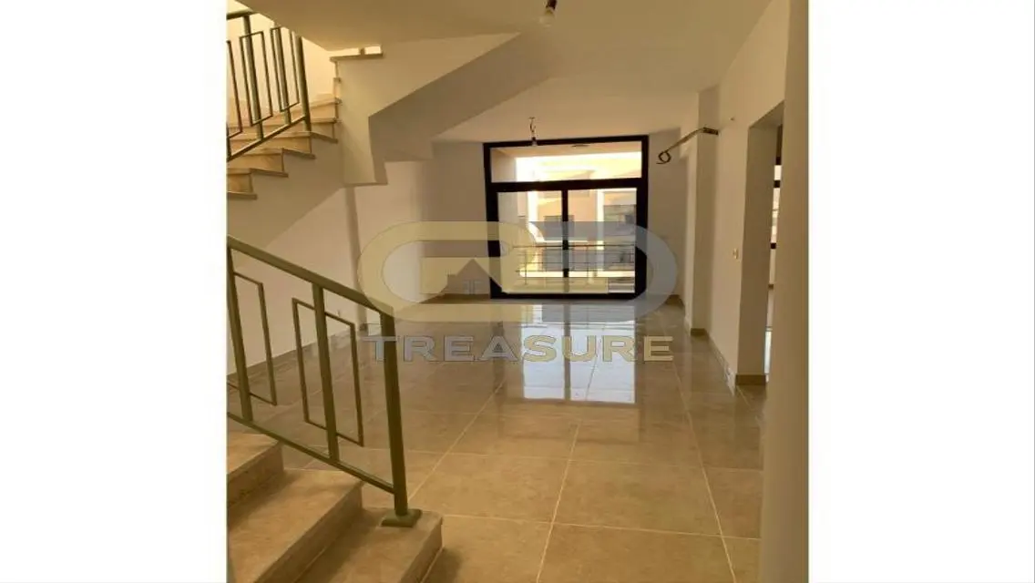 Penthouse - Fifth Square with with Kitchen &amp;  Ac&#39;s