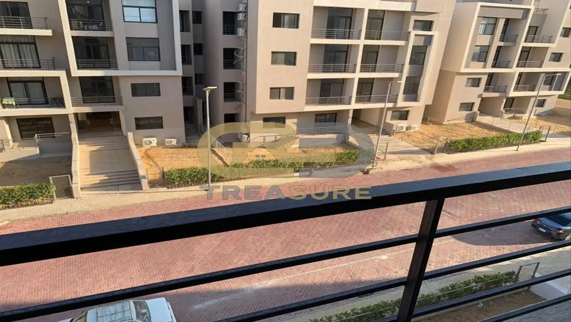 Penthouse - Fifth Square with with Kitchen &amp;  Ac&#39;s