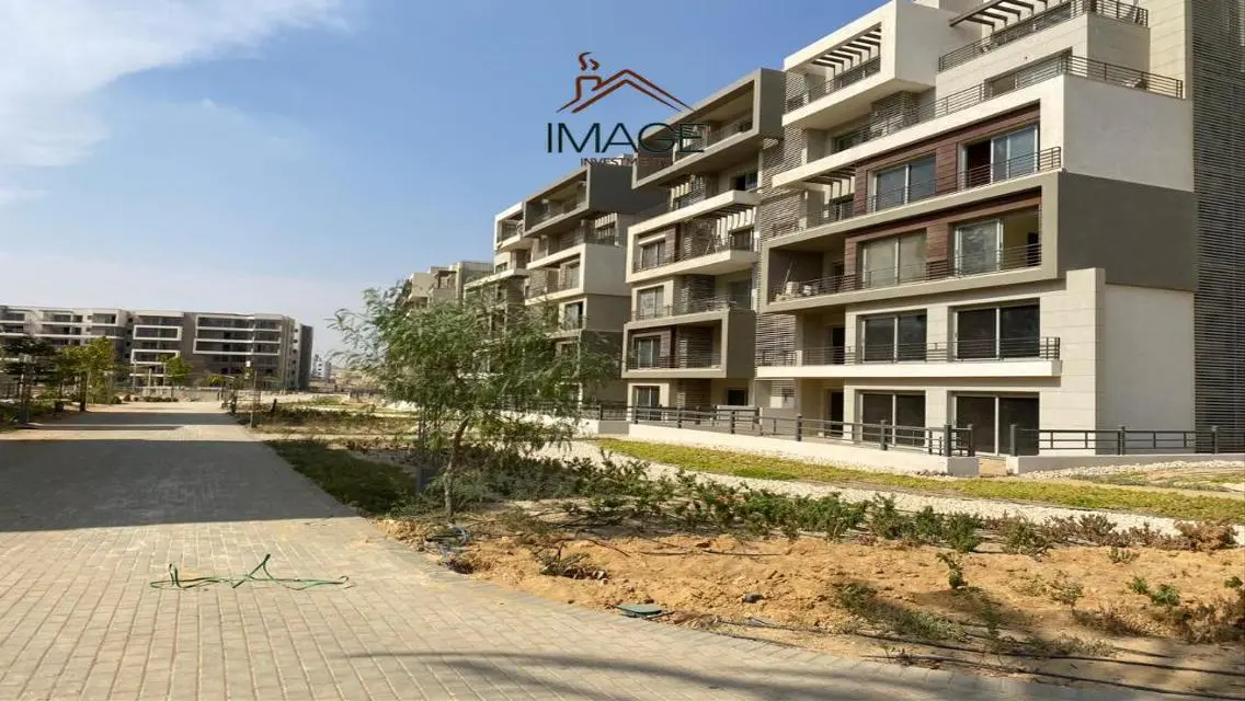 للبيع شقة ارضي بجاردن استلام فوري في بالم هيلز