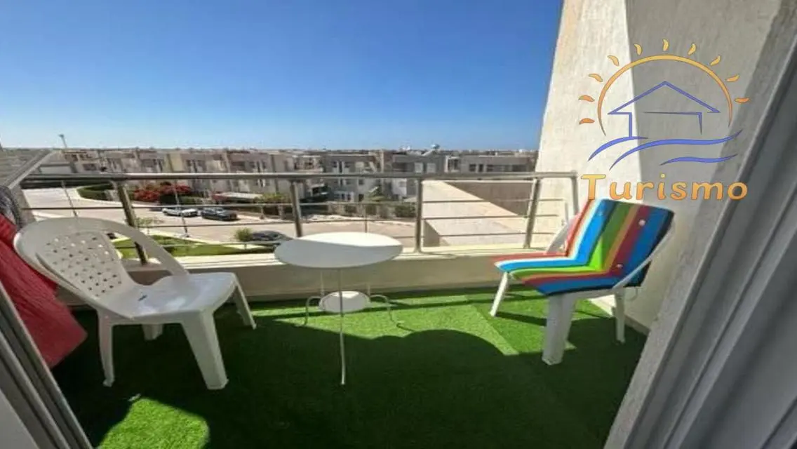 شقة فاخرة بإطلالة ساحرة للبيع