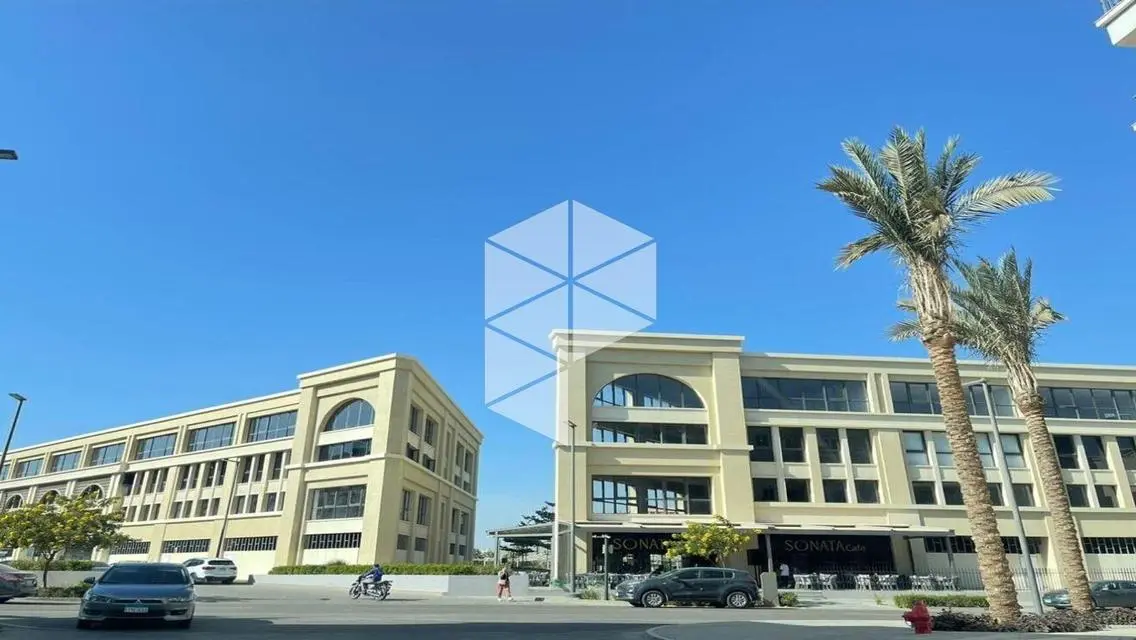 محل للايجار في ميفيدا 80 متر ب افضل فيو و الاسعار