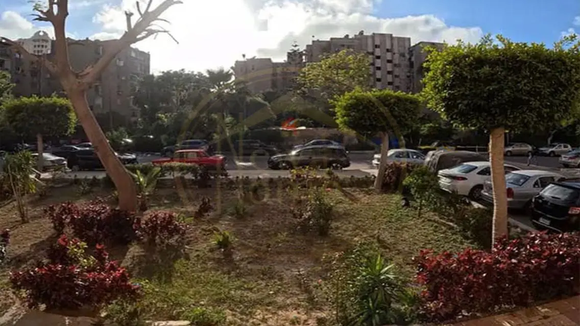 محل للبيع 30 م - سموحة