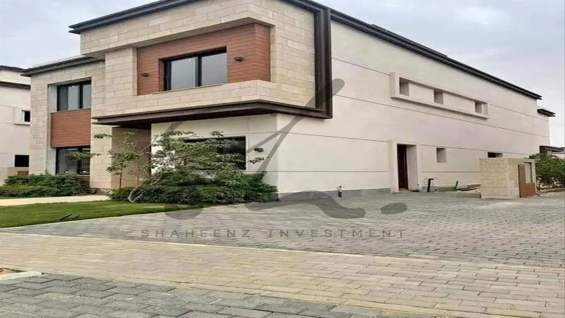 فيلا بالسعر القديم في التجمع الخامس بجوار هايدبارك