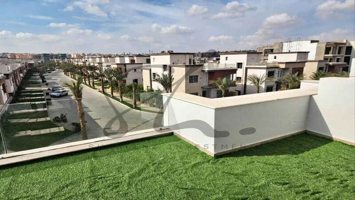 فيلا بالسعر القديم في التجمع الخامس بجوار هايدبارك