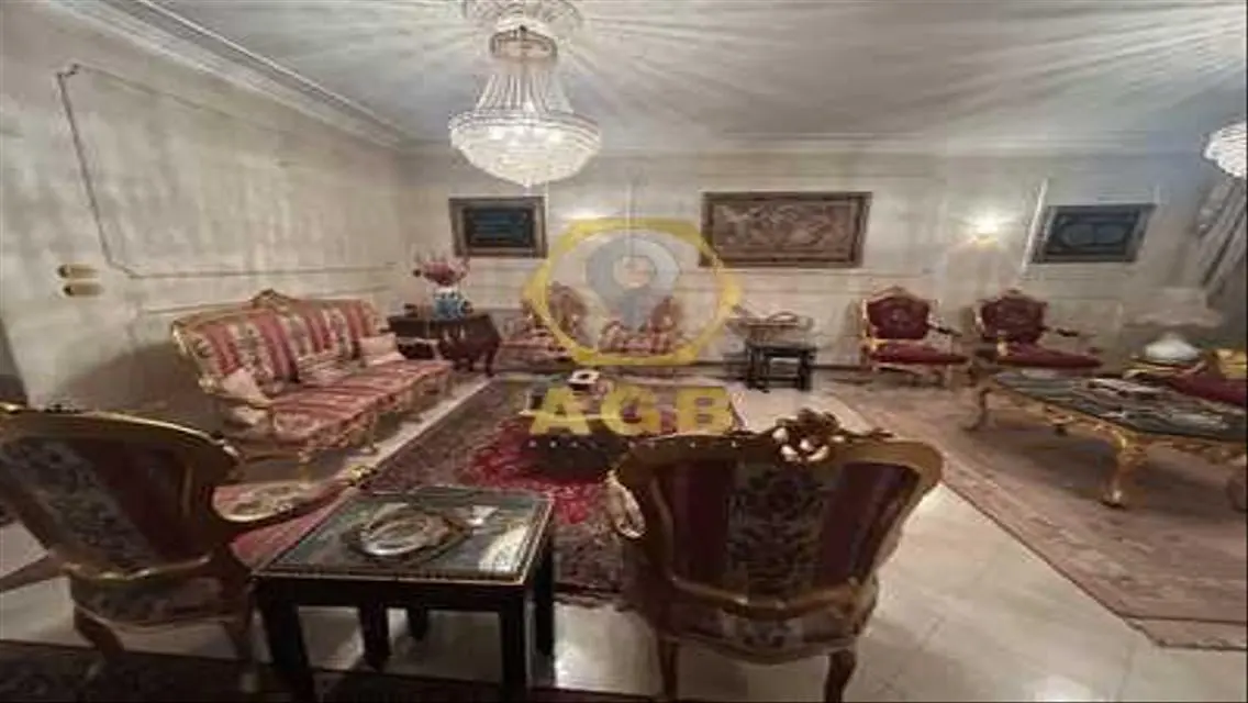 للبيع 230م تشطيب الترا بالعفش - بمدينة نصر