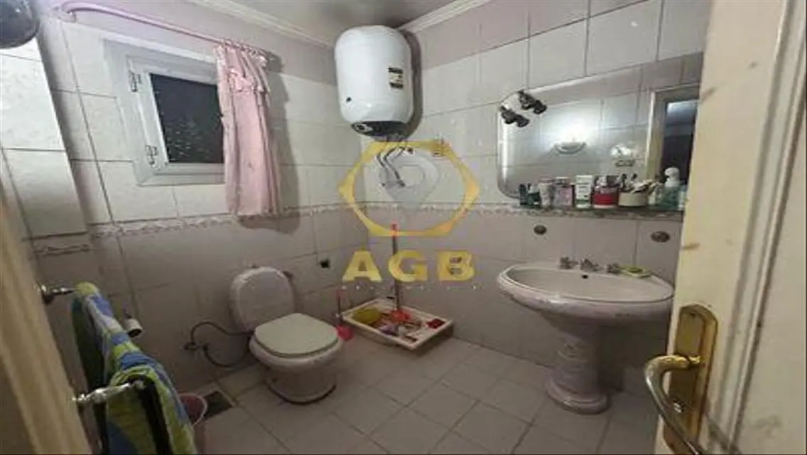 للبيع 230م تشطيب الترا بالعفش - بمدينة نصر