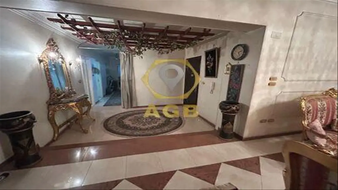للبيع 230م تشطيب الترا بالعفش - بمدينة نصر