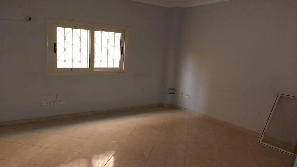 Duplex with private entrance in a prime location