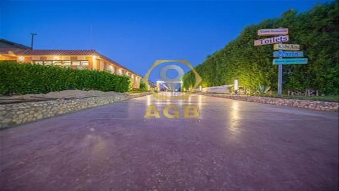 For sale, a 57-square-meter super-lux chalet, 1st