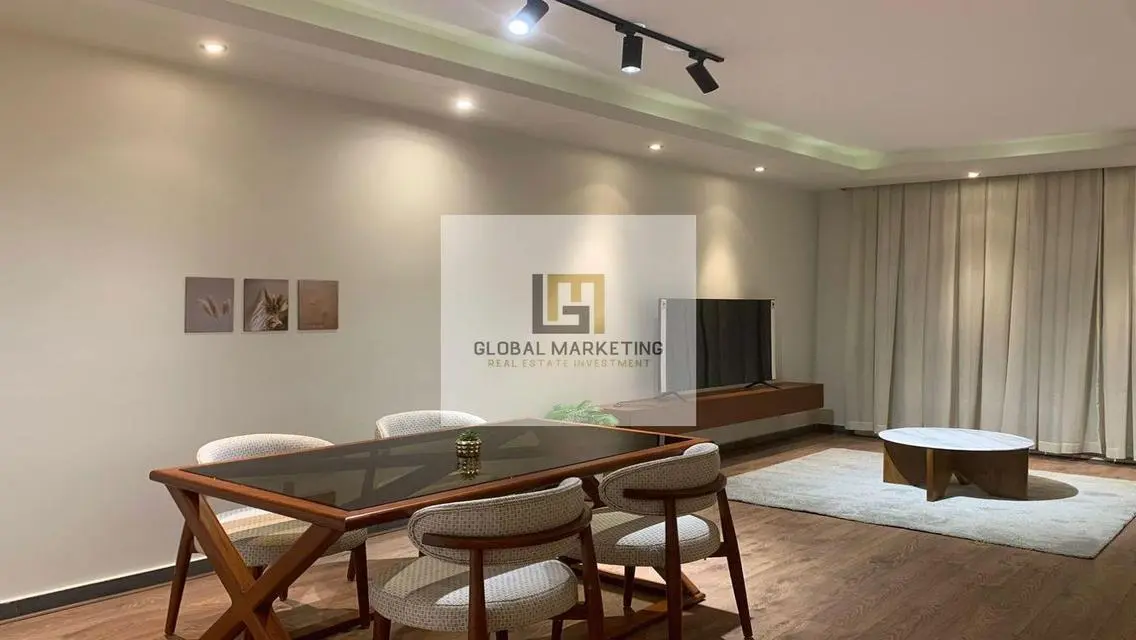 Ultra modern furnished apartment -private Garden