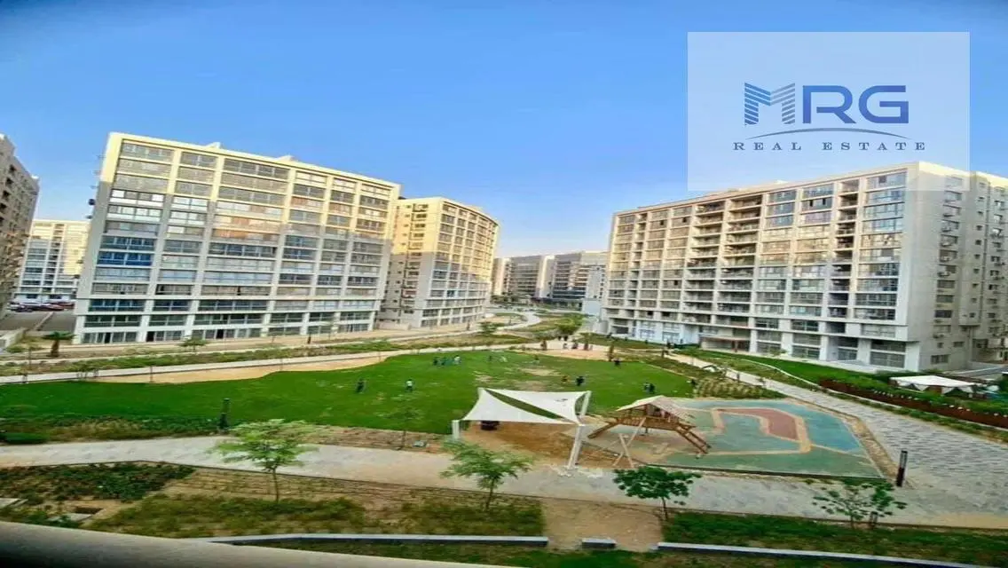 شقه متشطبه للبيع فى كمبوند وان قطاميه