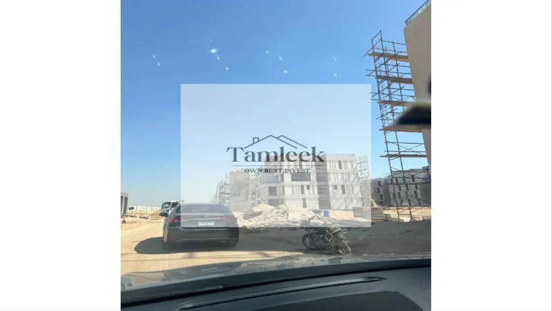 شقة نصف تشطيب للبيع فاي سوديك استلام خلال شهور