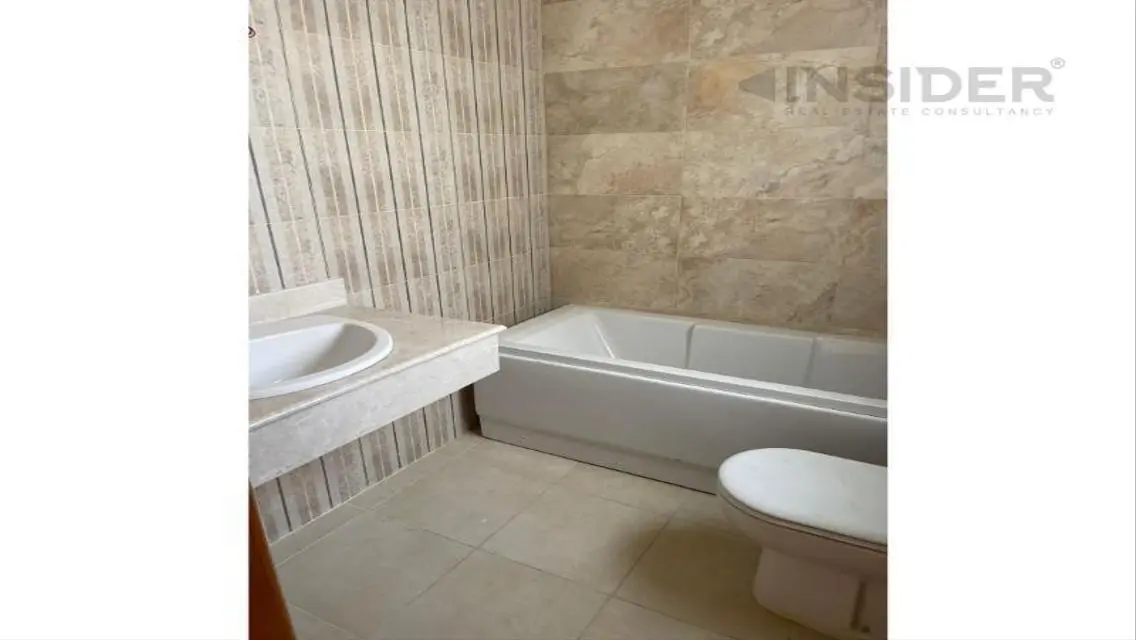 Finished twinhouse, prime location in Sheikh Zayed