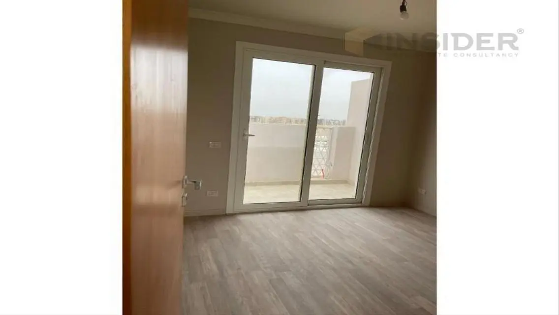 Finished twinhouse, prime location in Sheikh Zayed