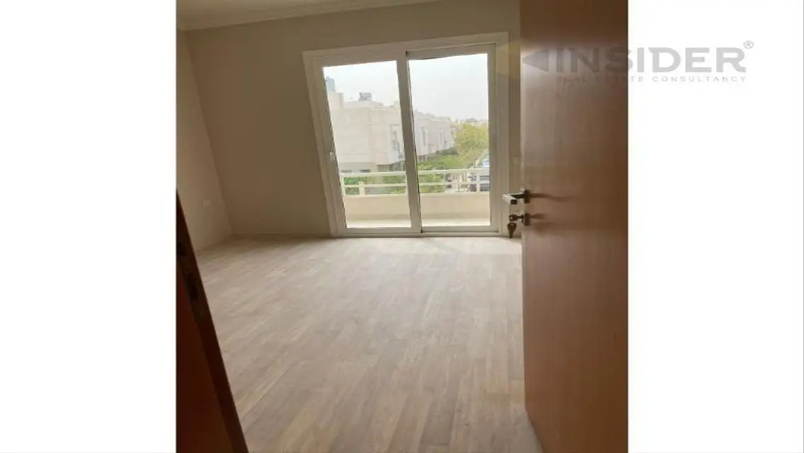 Finished twinhouse, prime location in Sheikh Zayed
