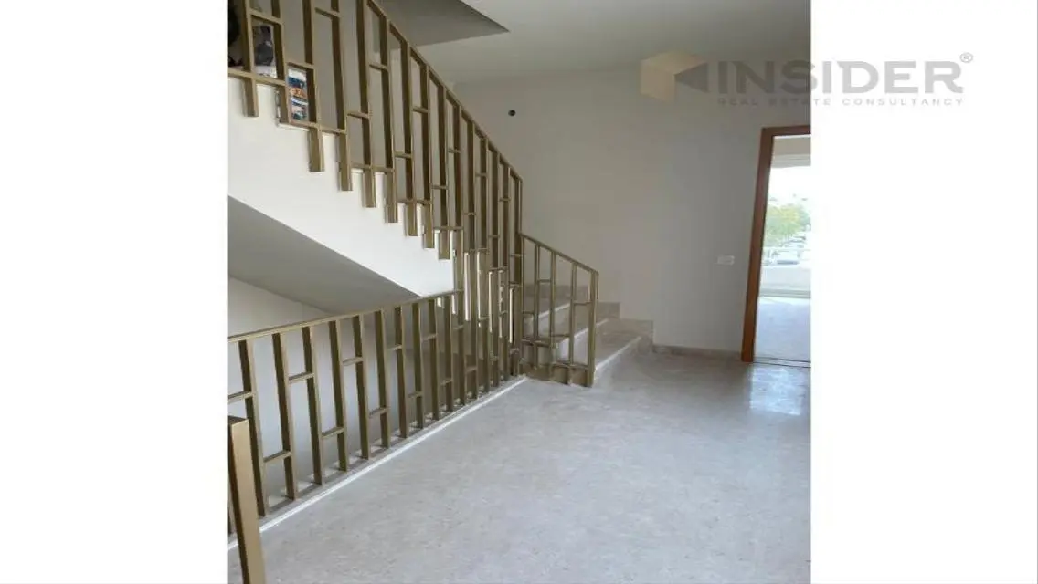 Finished twinhouse, prime location in Sheikh Zayed