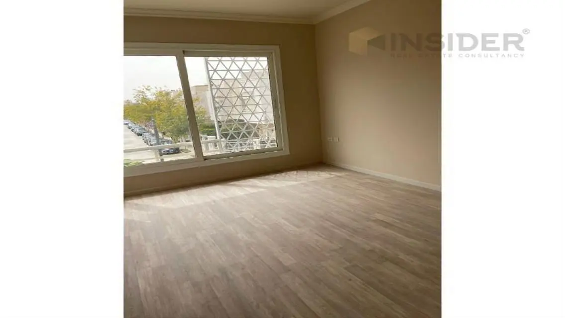 Finished twinhouse, prime location in Sheikh Zayed