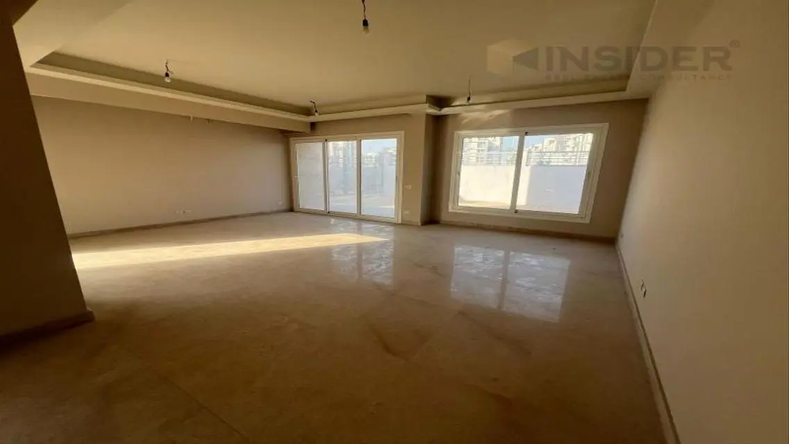 Finished twinhouse, prime location in Sheikh Zayed