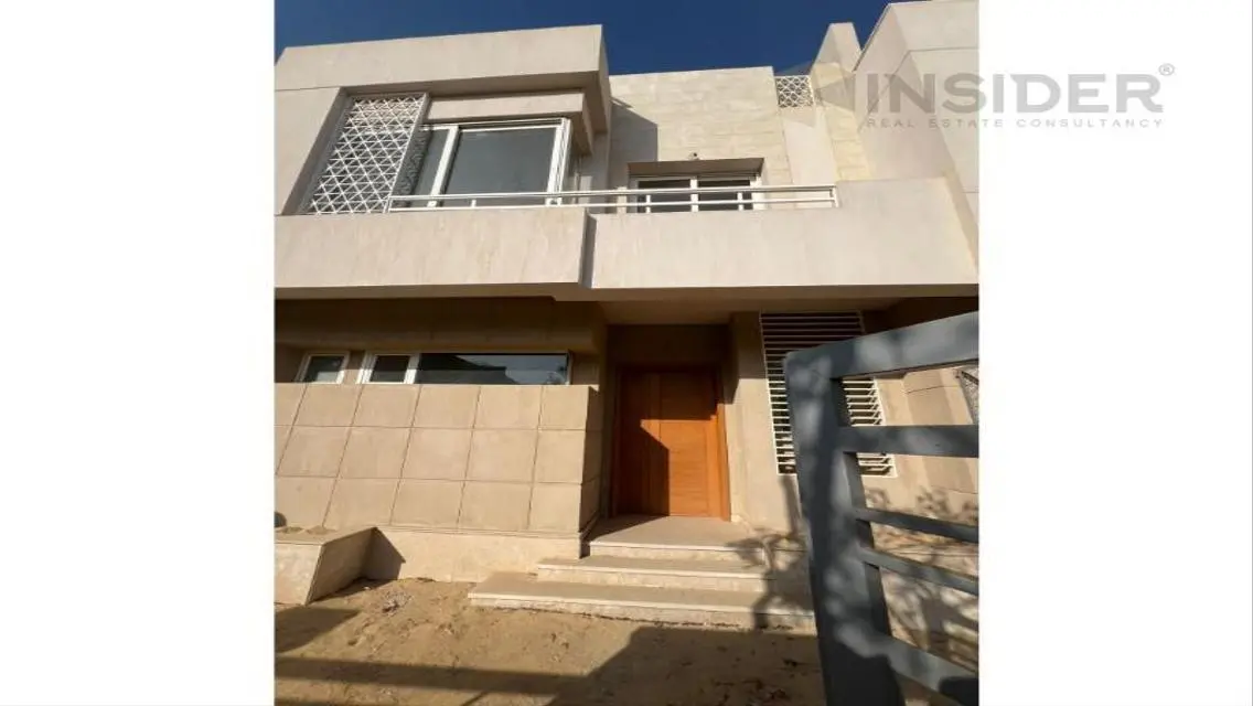 Finished twinhouse, prime location in Sheikh Zayed