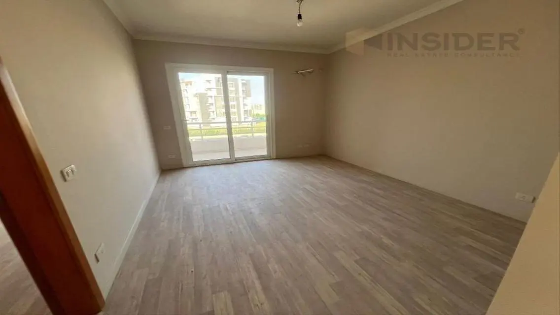 Finished twinhouse, prime location in Sheikh Zayed