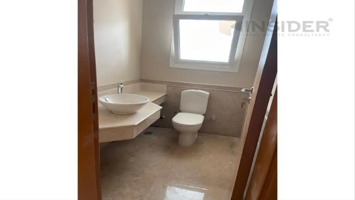 Finished twinhouse, prime location in Sheikh Zayed