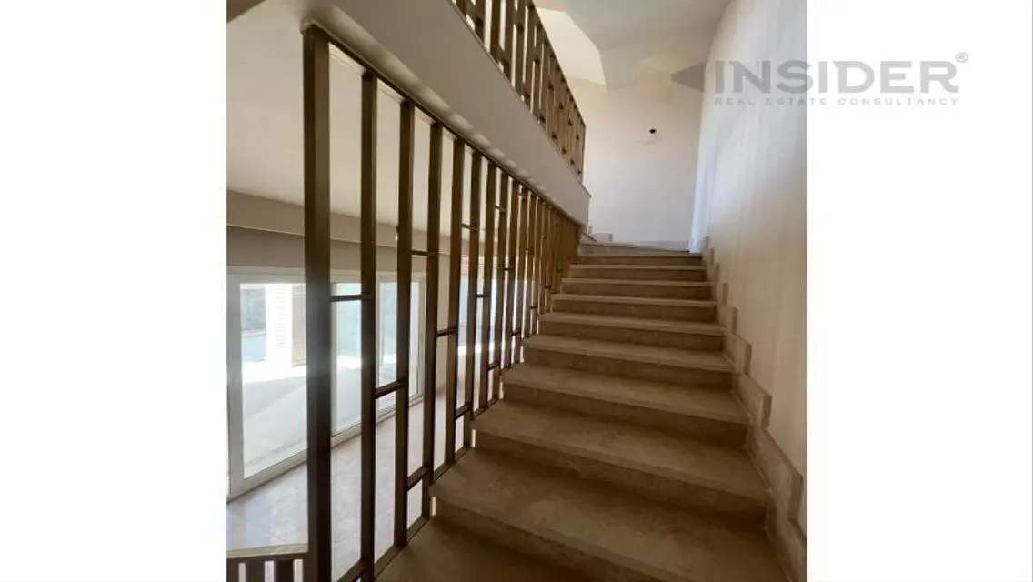 Finished twinhouse, prime location in Sheikh Zayed
