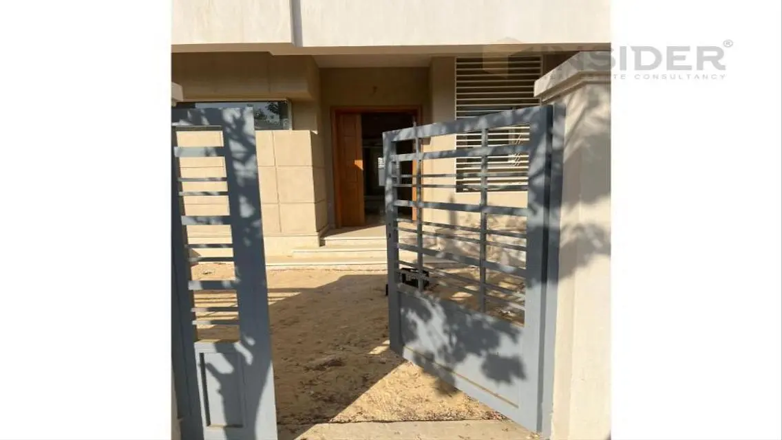 Finished twinhouse, prime location in Sheikh Zayed