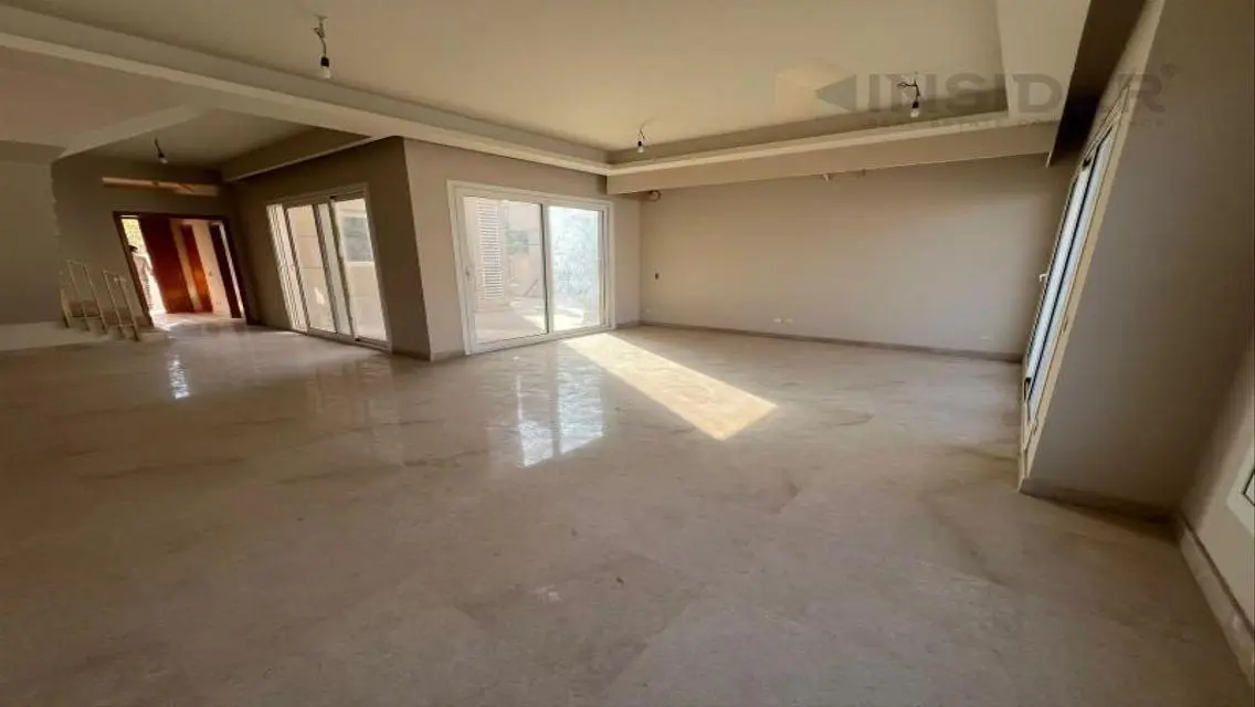 Finished twinhouse, prime location in Sheikh Zayed