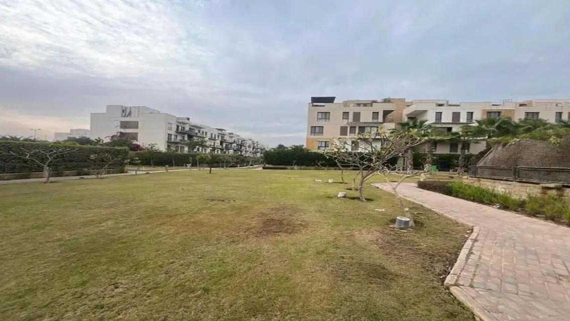Duplex Fully Finished @Westown Under Market Price.