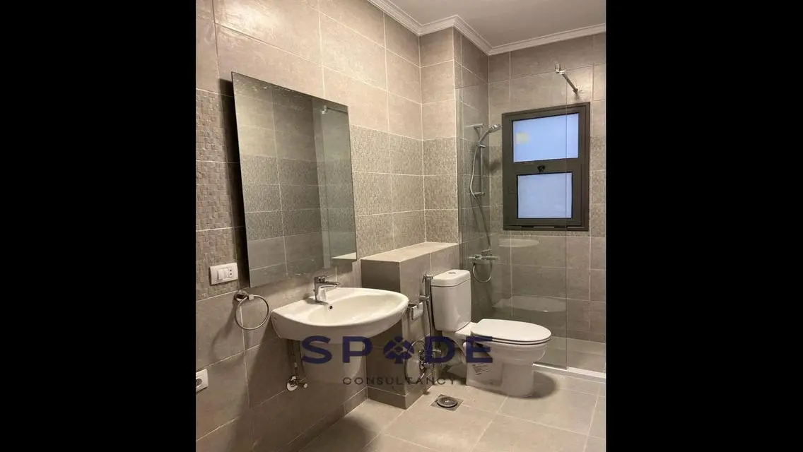 Apartment for rent in Eastown under market price